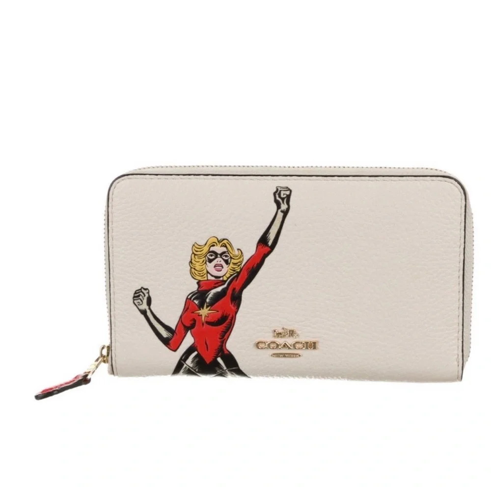 Coach x Marvel White Red Leather Carol Danvers Medium Zip Around Wallet - Picture 10 of 13